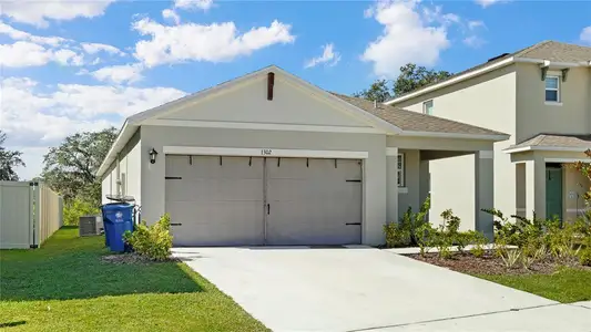 New construction Single-Family house 1302 Holodak Dr, Davenport, FL 33837 - image
