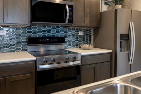 New construction Single-Family house 1308 London Ave, New Braunfels, TX 78130 plan 1417 Modeled - image 9
