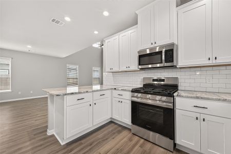 New construction Single-Family house 457 Stone Placa, Brookshire, TX 77423 - image 4