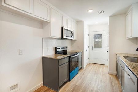 New construction Single-Family house 2408 Miller St, Denison, TX 75020 plan The Dales - image 5