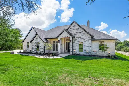 New construction Single-Family house 1064 Glenoaks Dr, Weatherford, TX 76088 - image