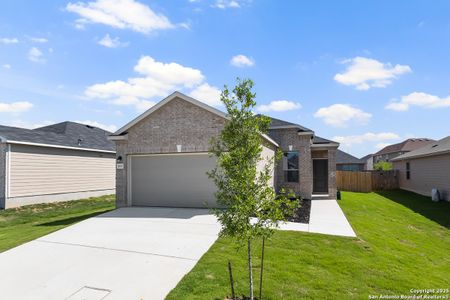 New construction Single-Family house 421 Horizon Pl, Seguin, TX 78155 - image