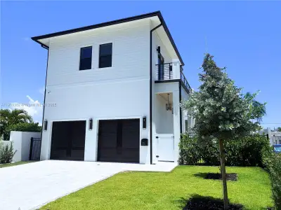 New construction Single-Family house 371 E Lakewood Rd, West Palm Beach, FL 33405 - image