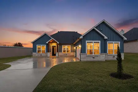 New construction Single-Family house 339 Cross Tie Ranch Rd, Trinidad, TX 75163 - image