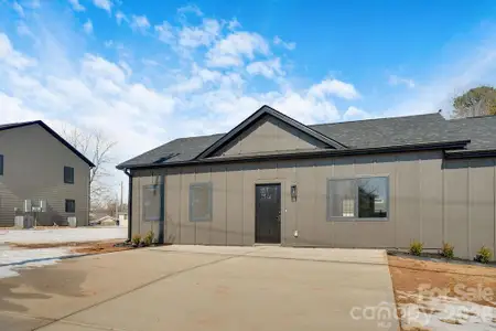 New construction Duplex house 1214 Pearl St, Statesville, NC 28677 - image