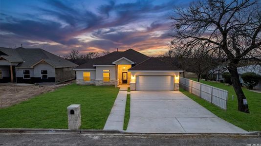 New construction Single-Family house 207 Riverside Dr, Uvalde, TX 78801 - image