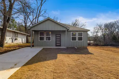 New construction Single-Family house 913 W Sherman St, Paris, TX 75460 - image