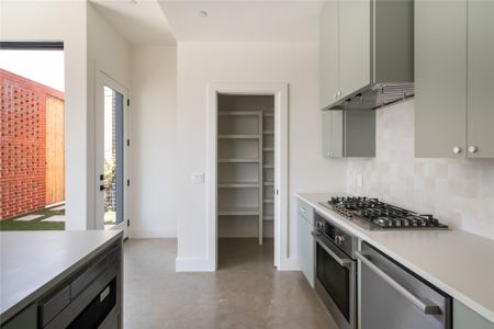 New construction Townhouse house 3006 Sorin St, Austin, TX 78723 - image 10