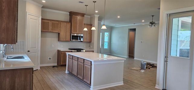 New construction Single-Family house 1905 Ashlee Ct, Dickinson, TX 77539 - image 7