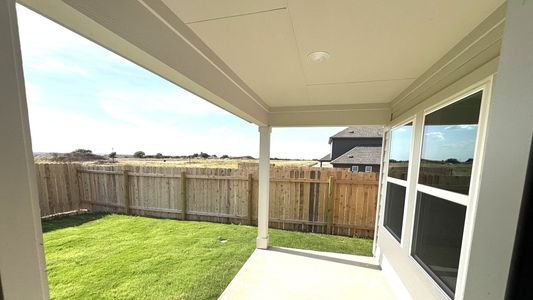 New construction Single-Family house 709 Red Wolf Dr, Jarrell, TX 76537 plan Paramount - image 3