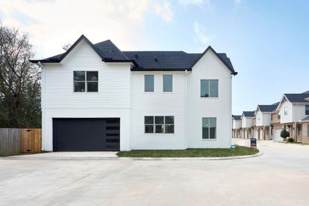 New construction Single-Family house 8803 Hollywood Garden Ln, Houston, TX 77080 - image