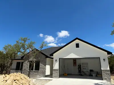New construction Single-Family house 1860 Rocky Ridge Lp, Canyon Lake, TX 78133 - image