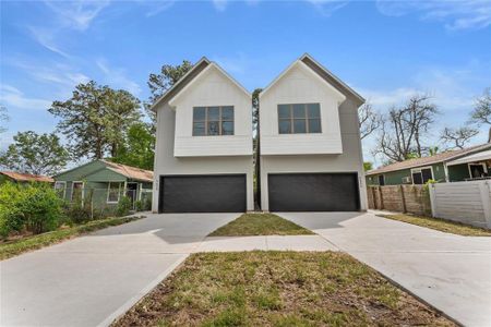 New construction Single-Family house 5608 Kittridge St, Houston, TX 77028 - photo 0