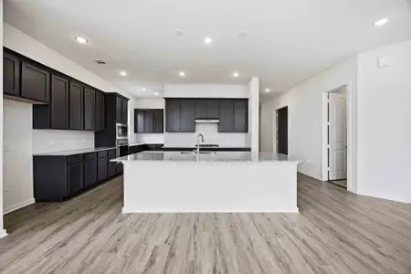 New construction Single-Family house 2806 Ametrine Dr, Rosharon, TX 77583 plan Augusta - image 6