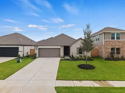New construction Single-Family house 1938 Stargazer Ln, Angleton, TX 77515 plan Upton - image