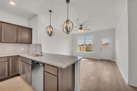 New construction Single-Family house 308 Boatright Blvd, Jarrell, TX 76537 plan The 1363 - image 18