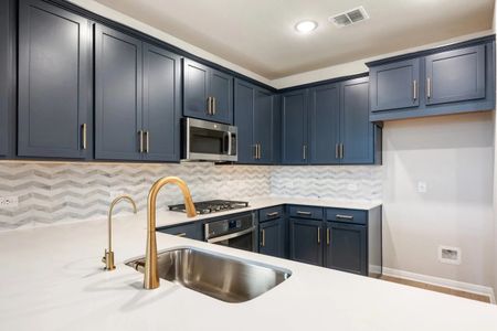 New construction Single-Family house 609 Henry Milton Rd, Georgetown, TX 78626 plan Brodie - image 9