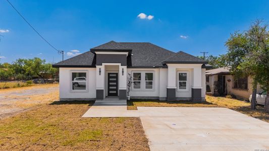 New construction Single-Family house 1318 Williams St, Eagle Pass, TX 78852 - image