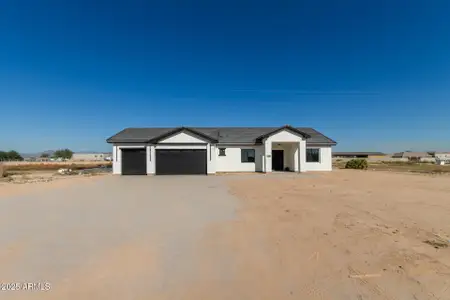 New construction Single-Family house 3219 S 198Th Ln, Buckeye, AZ 85326 - image