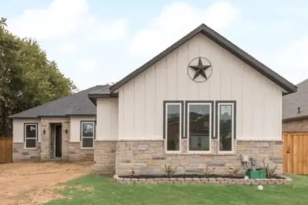 New construction Single-Family house 2729 Pike Dr, Lancaster, TX 75134 - image