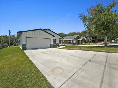 New construction Single-Family house 3612 Broken Bow Dr, Granbury, TX 76048 - image