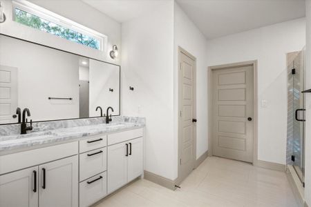 New construction Single-Family house 5707 Stonegate Cir, Granbury, TX 76048 - image 7