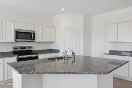 New construction Single-Family house 175 S Almoner Ln S, Casa Grande, AZ 85122 - image