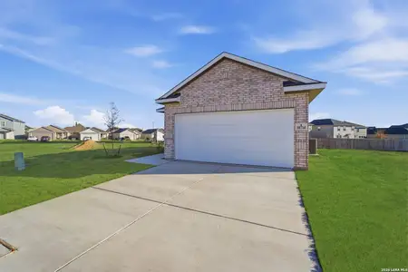 New construction Single-Family house 10714 Willow Dl, Converse, TX 78109 plan Pine - image