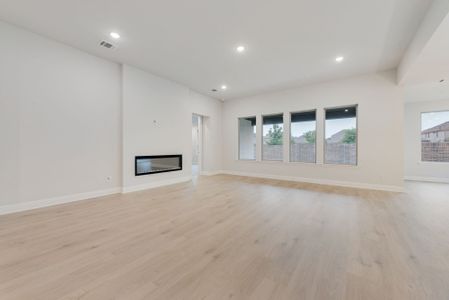 New construction Single-Family house 2308 Valencia Dr, Little Elm, TX 75068 plan Seville II - image 18