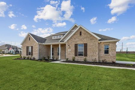 Craftsman inspired home featuring a front yard