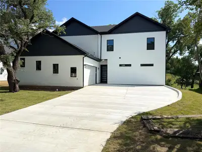 New construction Single-Family house 208 Silverleaf Dr, Fort Worth, TX 76112 - image