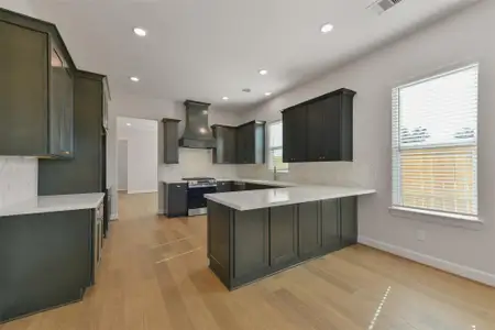 New construction Single-Family house 2515 S Houston Ave, Pearland, TX 77581 - image 3