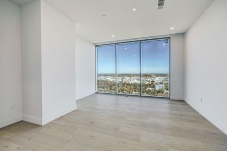 New construction Condo/Apt house 1711 Allen Parkway, Unit 2301, Houston, TX 77019 - photo 11 11