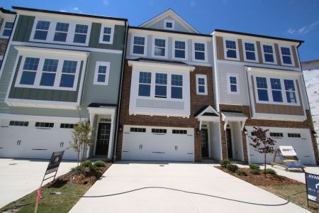 New construction Townhouse house 10045 Secluded Garden Dr, Apex, NC 27523 plan Hyde Park - image
