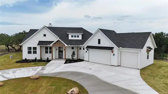 New construction Single-Family house 1025 Sabrina Ct, Weatherford, TX 76085 - image