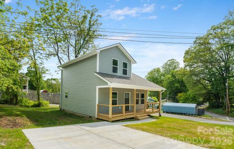 New construction Single-Family house 102 Babb St, Waynesville, NC 28786 - image