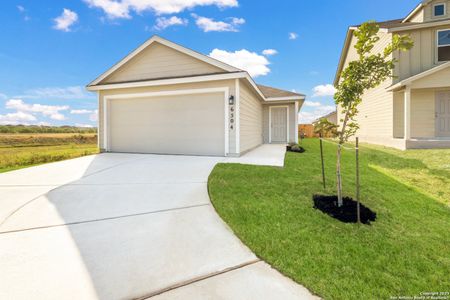 New construction Single-Family house 13015 Lake Fryer, Saint Hedwig, TX 78152 Pitney- photo 1 1