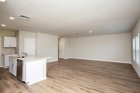 New construction Single-Family house 34634 Silent Pine Run, Dade City, FL 33525 plan Azure - image 12