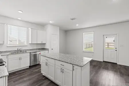 New construction Single-Family house 4161 Bermuda Ln, Seguin, TX 78155 plan Sandalwood - image 6