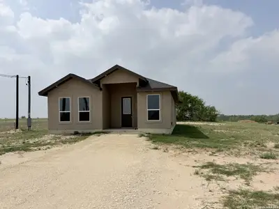 New construction Single-Family house 116 Camino Verde Ct, La Vernia, TX 78121 - image