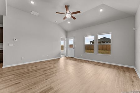 New construction Single-Family house 8611 Smithers Ave, San Antonio, TX 78252 null- photo 10 10