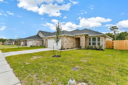 New construction Single-Family house 3914 Sugardale St, Baytown, TX 77521 - image 18
