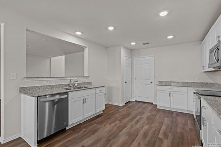 New construction Single-Family house 5168 Bay Breeze, San Antonio, TX 78245 plan Springfield - image 5