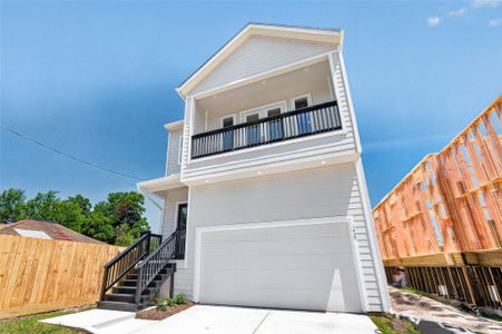 New construction Single-Family house 1425 E 31St St, Houston, TX 77022 - image
