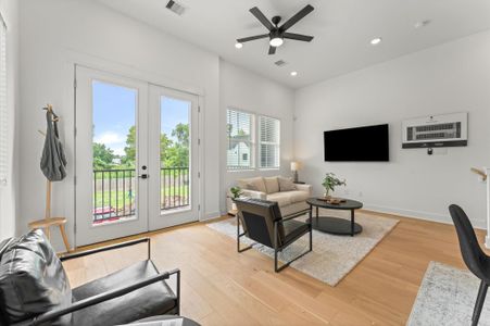 New construction Single-Family house 1002 Tuskegee Heights Ln, Houston, TX 77091 - image 13