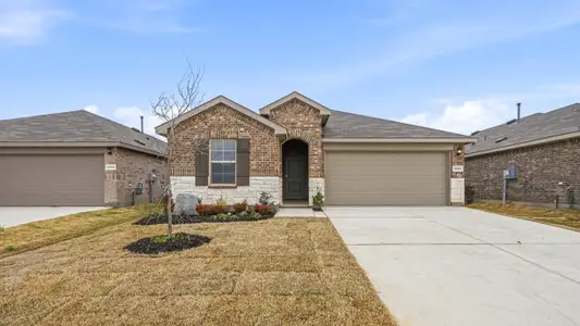 New construction Single-Family house 5313 Legends Wy, Denton, TX 76249 plan Easton - image