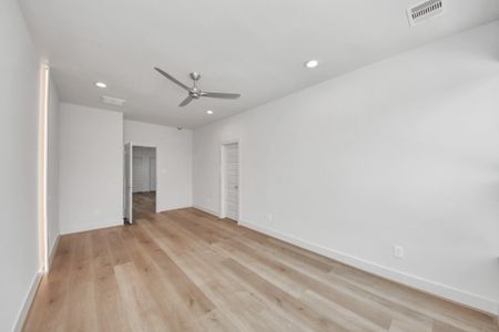 New construction Single-Family house 13109 Moncloa Dr, Houston, TX 77047 - image 13