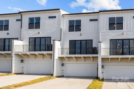 New construction Townhouse house 657 District Court, Unit 19, Fort Mill, SC 29708 - photo 0