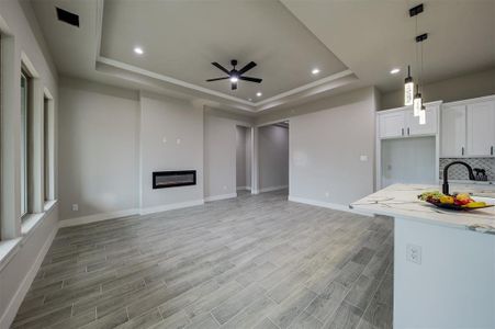 New construction Single-Family house 612 W Lovers Ln, Arlington, TX 76010 null- photo 18 18