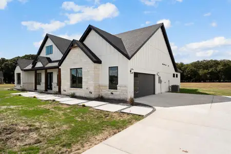 New construction Single-Family house 3210 Neola Rd, Greenville, TX 75402 - image